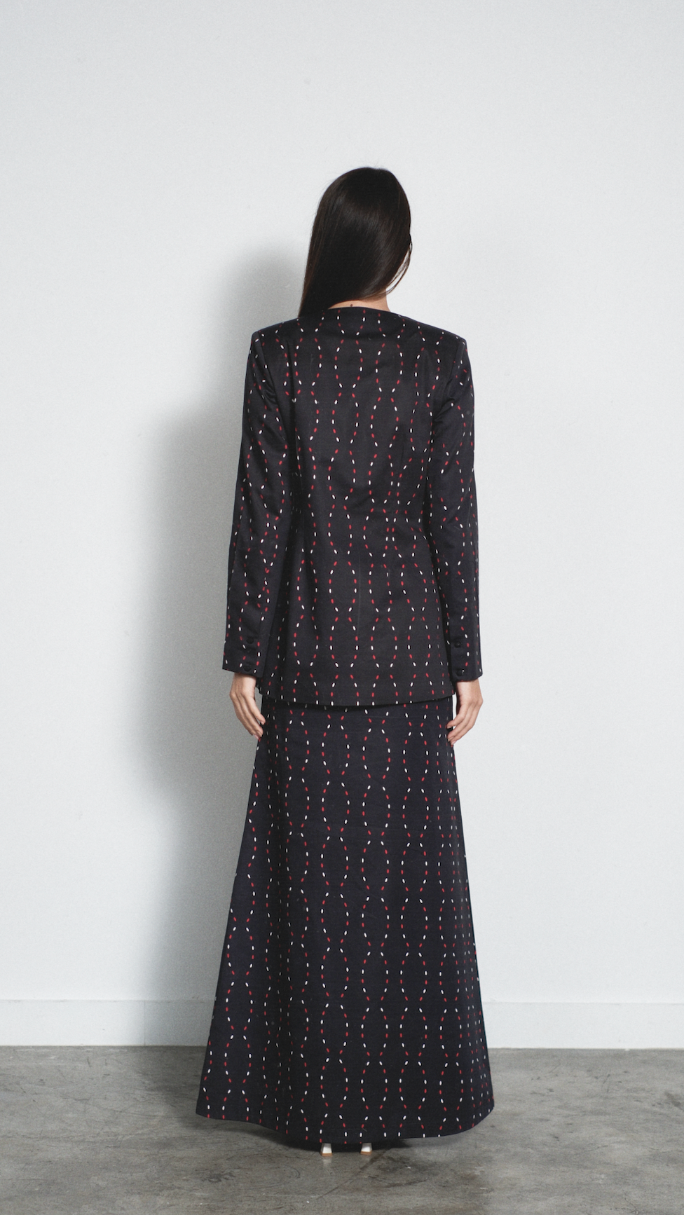 THE SILENT THREAD SET